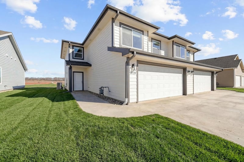 2729 Amelia Ln, Salina, KS 67401