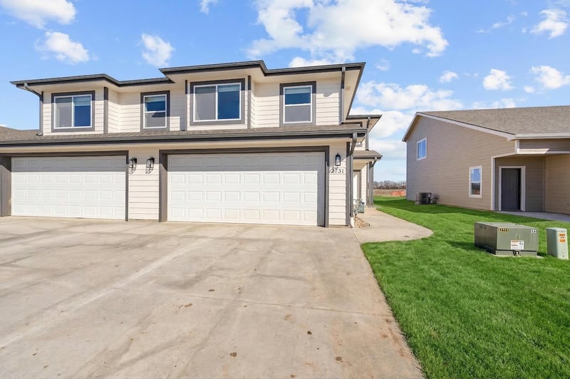 2731 Amelia Ln, Salina, KS 67401