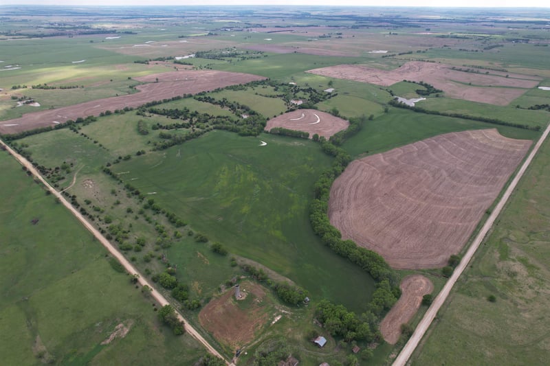 797 Camp Rd, Carlton, KS 67448