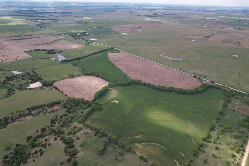 797 Camp Rd, Carlton, KS 67448