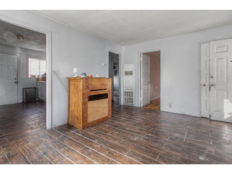2937 S Rutan St, Wichita, KS 67210