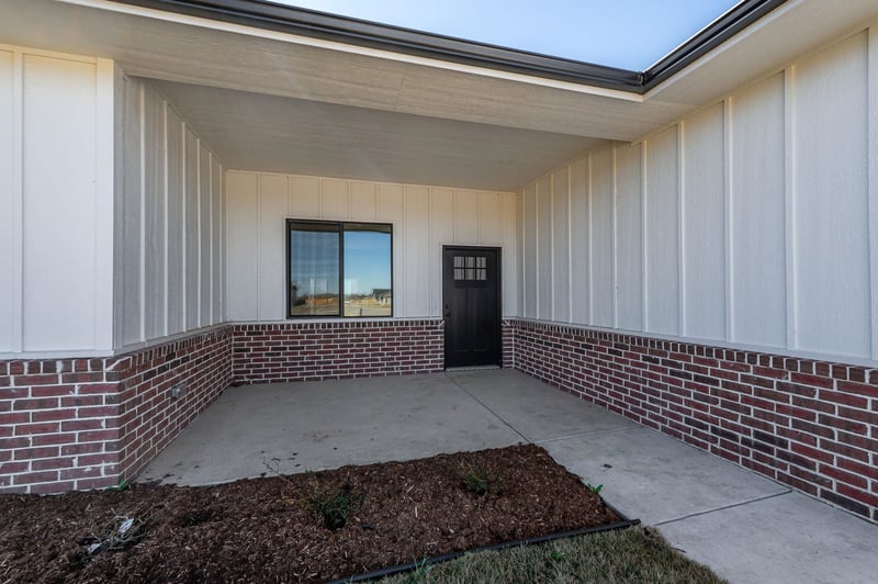 701 Elmwood St, Park City, KS 67147