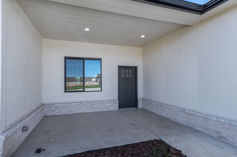 713 Elmwood St, Park City, KS 67147