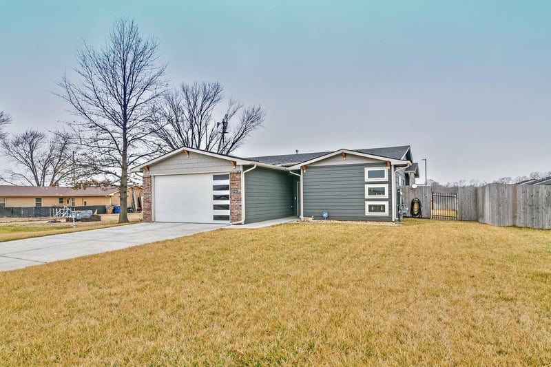 945 Arrow Head St, Clearwater, KS 67026