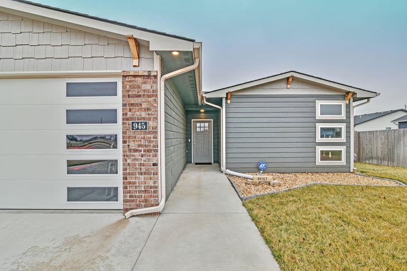 945 Arrow Head St, Clearwater, KS 67026