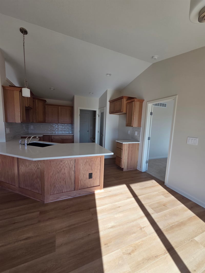 214 Summer Ct, Newton, KS 67114
