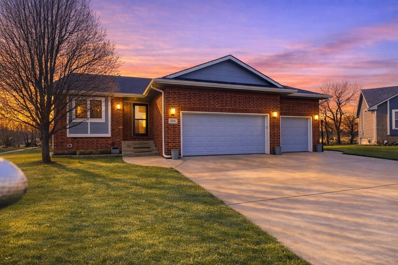 2530 Prescott Cir, Wichita, KS 67215