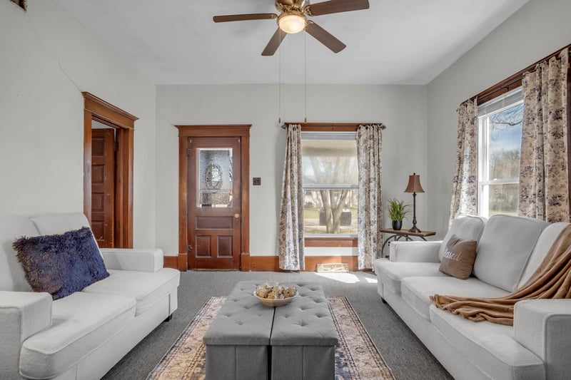 901 N Locust St, Peabody, KS 66866