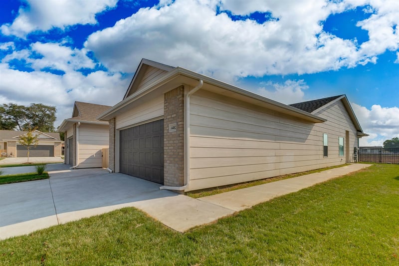 5503 Sandkey Cir, Wichita, KS 67204
