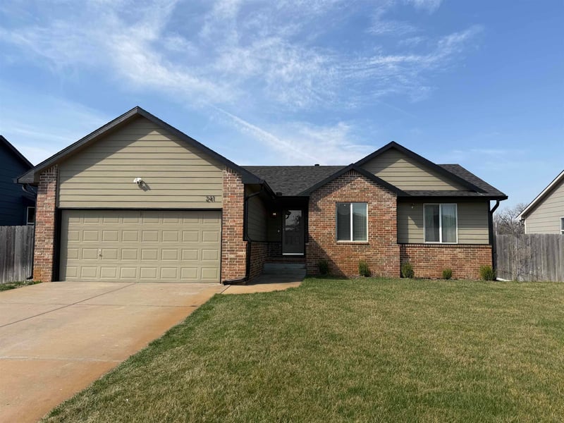 241 Stoneridge St, Valley Center, KS 67147