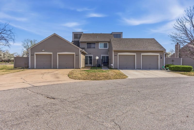 2243 N Bramblewood St #802, Wichita, KS 67226