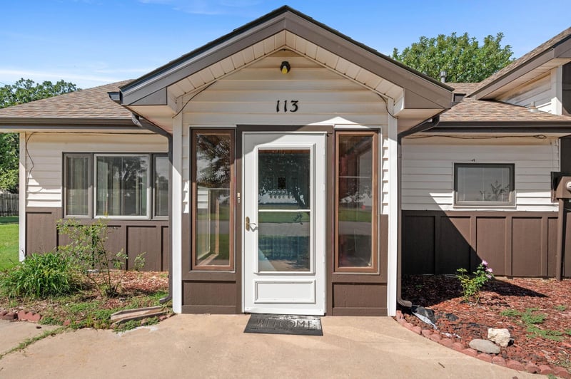 113 S Robbins Rd, Norwich, KS 67118