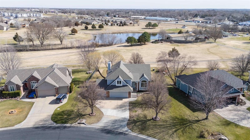 330 Fairway Cir, Andover, KS 67002