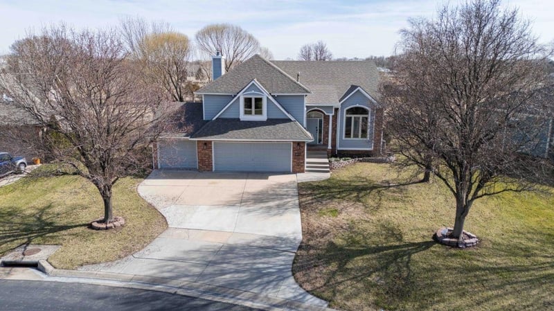 330 Fairway Cir, Andover, KS 67002