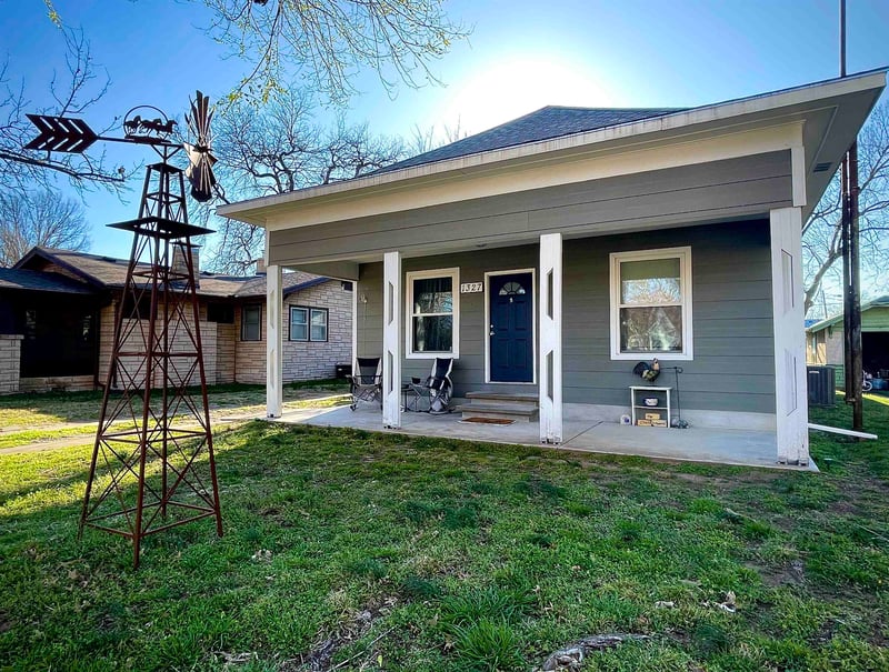 1327 2nd , Arkansas City, KS 67005