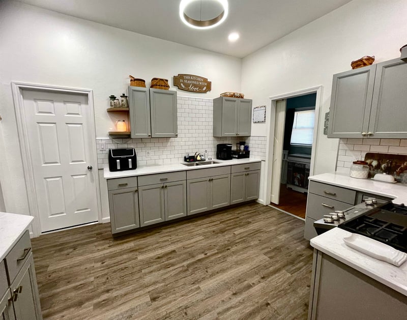 1327 2nd , Arkansas City, KS 67005