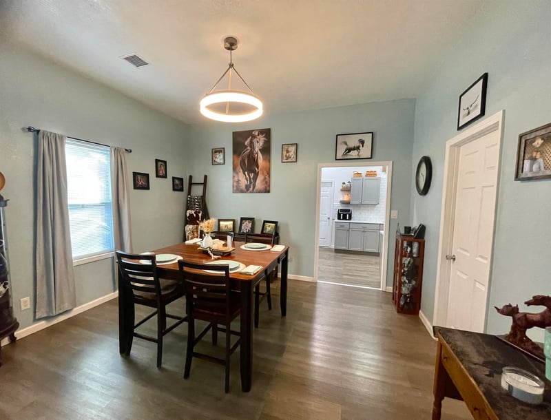 1327 2nd , Arkansas City, KS 67005