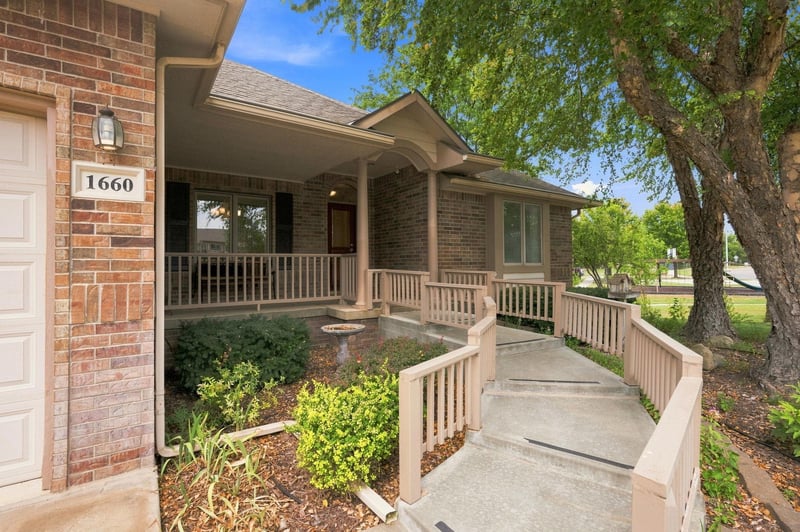 1660 Kay St, Derby, KS 67037