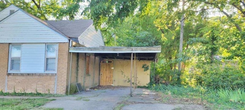 1633 Pershing St, Wichita, KS 67208