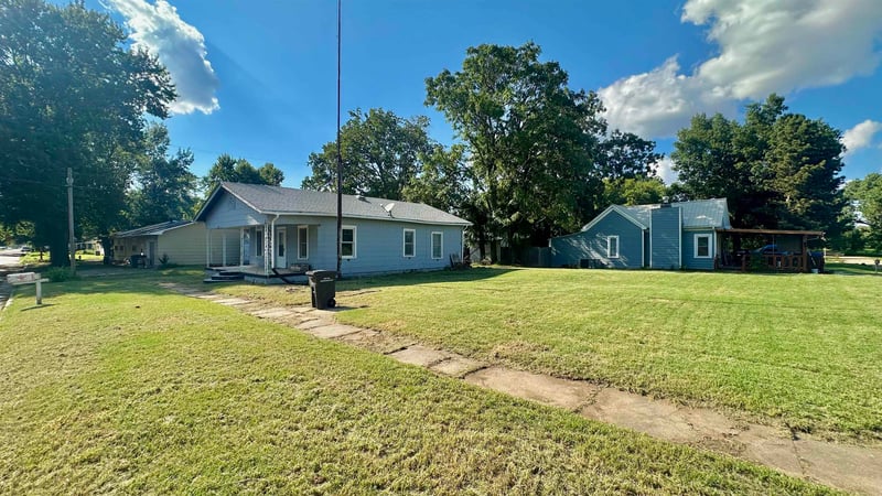 410 E Taylor Ave, Arkansas City, KS 67005