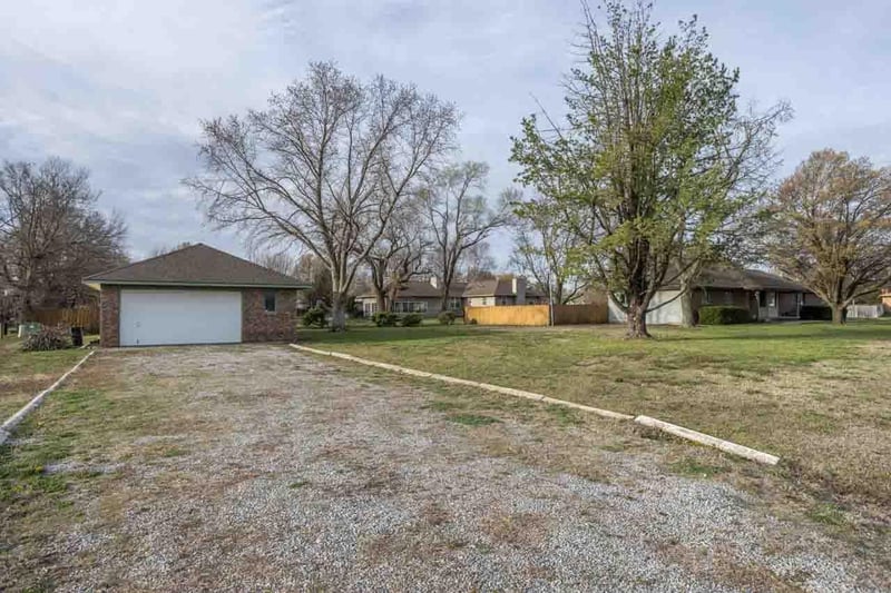 1515 E 82nd St S, Haysville, KS 67060