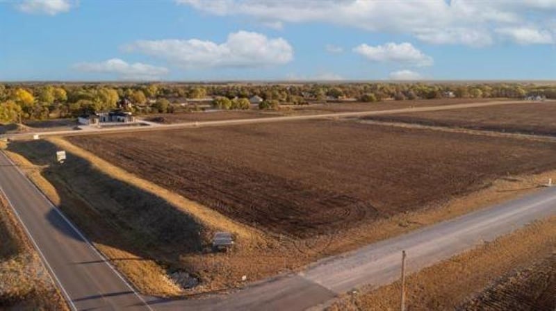 19646 Pine St, Goddard, KS 67052