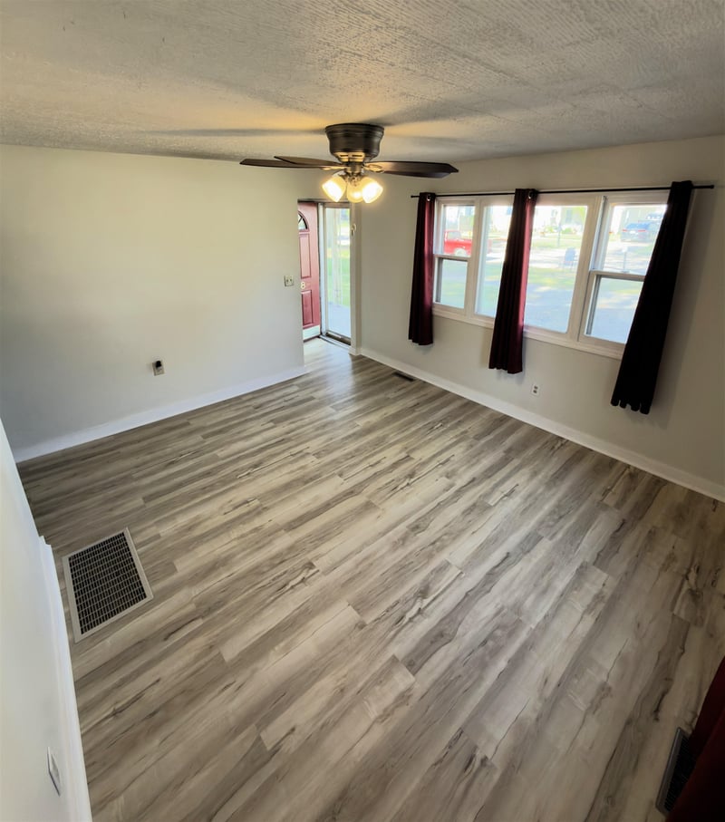 528 12th St, Salina, KS 67401
