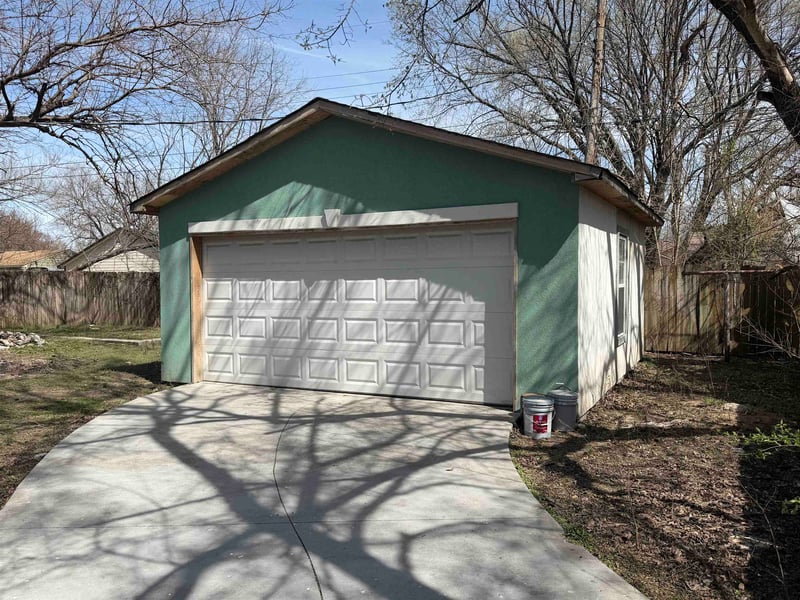 5036 Brookhaven St, Wichita, KS 67216