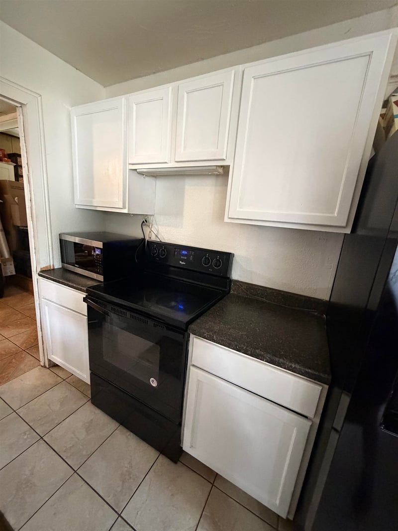 5036 Brookhaven St, Wichita, KS 67216