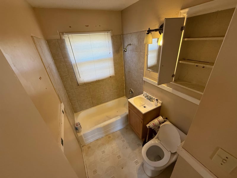 7301 E Castle Dr, Wichita, KS 67207