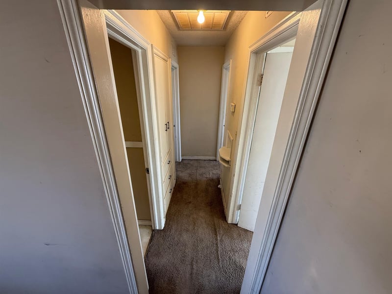 7301 E Castle Dr, Wichita, KS 67207