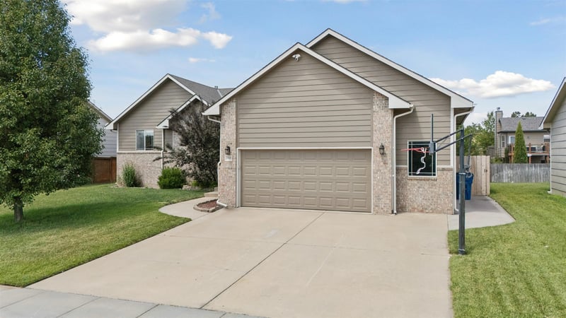 3505 High Pt, Wichita, KS 67205