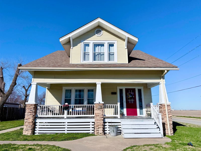 315 N Madison St, Hillsboro, KS 67063