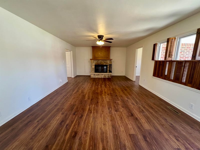 607 9th , Arkansas City, KS 67005