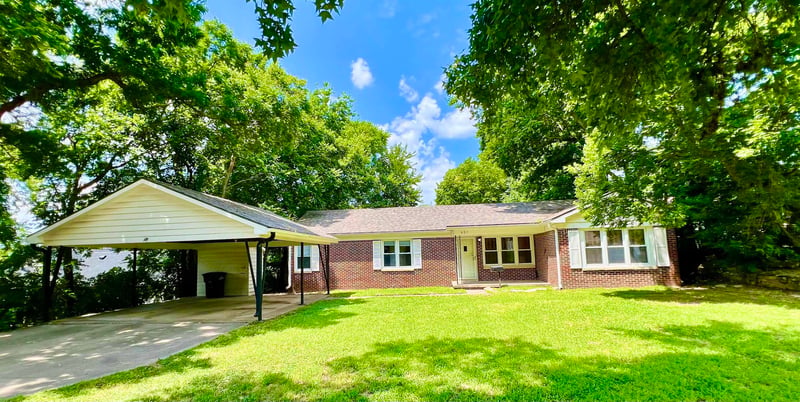607 9th , Arkansas City, KS 67005