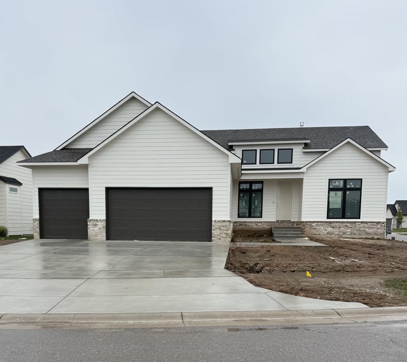 12318 E Woodspring St, Wichita, KS 67226