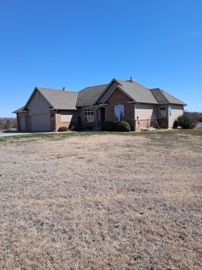 4104 N East Lake Rd, Newton, KS 67114