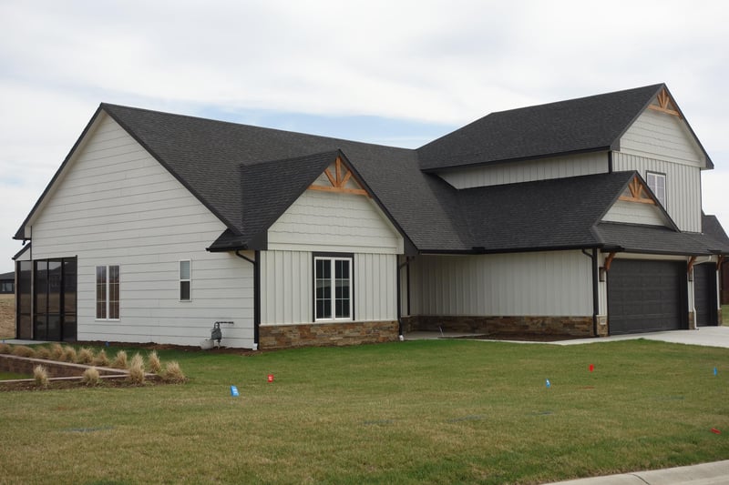 1522 Emerald Valley Dr, Mulvane, KS 67110