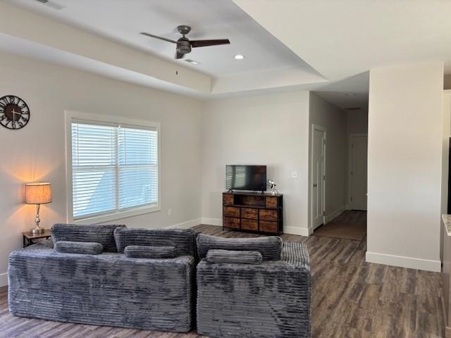 108 5th St, Solomon, KS 67480