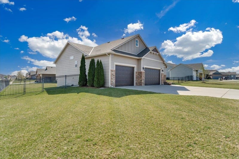 706 Saint Andrews Cir, Wichita, KS 67230