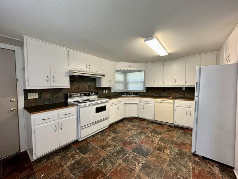 1208 6th Ave, El Dorado, KS 67042