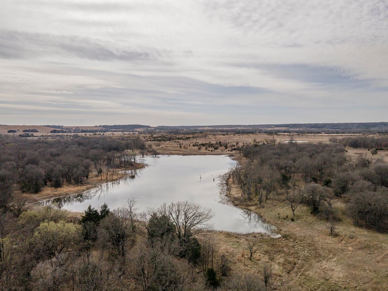 3086 Saddle Rd, Elk City, KS 67344
