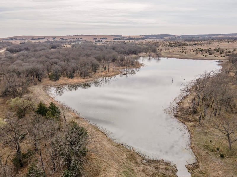 3086 Saddle Rd, Elk City, KS 67344
