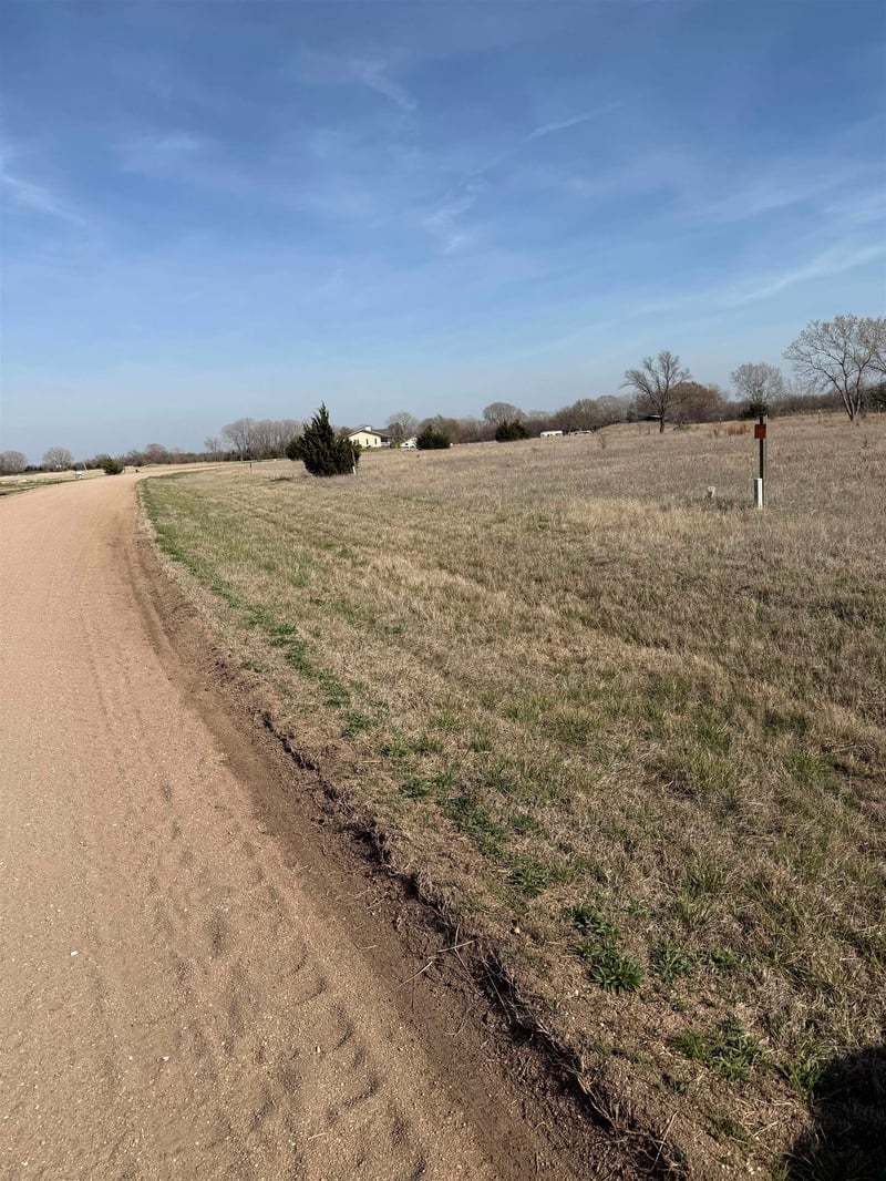 1669 Bryce Dr, Milton, KS 67106