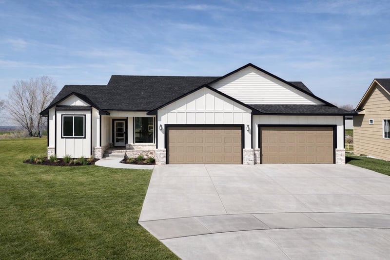 5877 N St Paul Ct, Wichita, KS 67204
