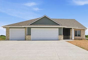 505 Maple Leaf Cir, Newton, KS 67114