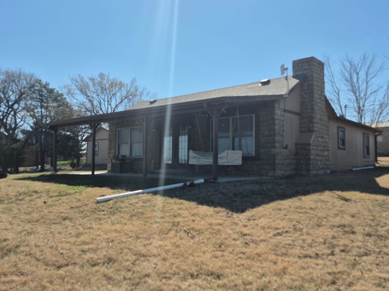 104 Eureka Lake Rd, Eureka, KS 67045
