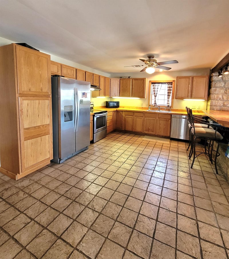 104 Eureka Lake Rd, Eureka, KS 67045