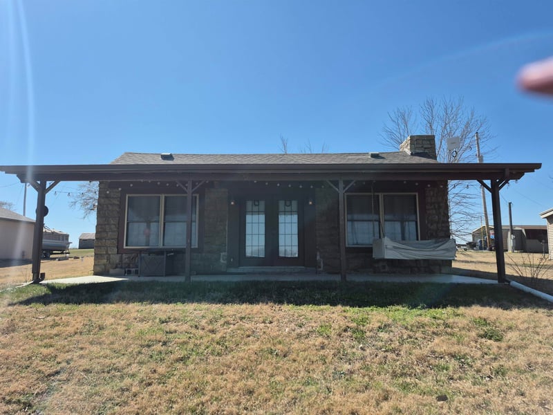 104 Eureka Lake Rd, Eureka, KS 67045