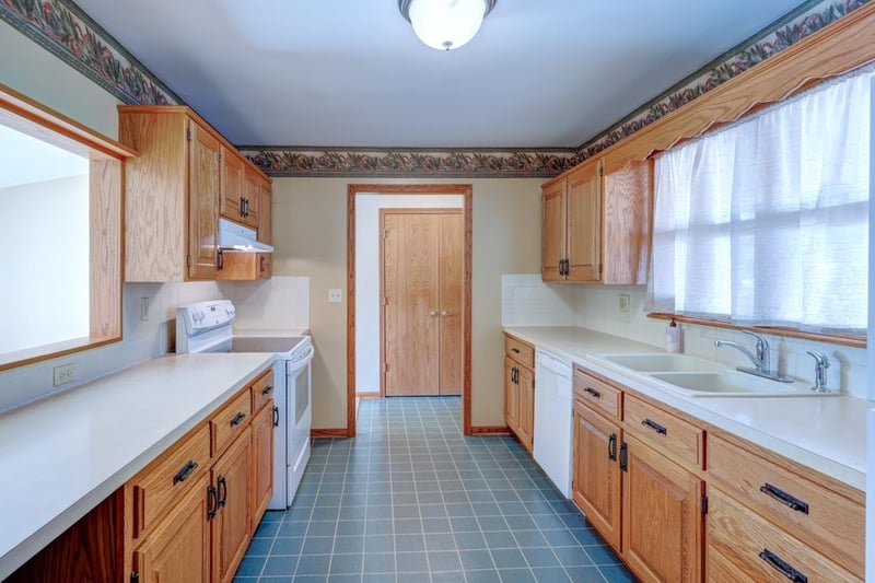 235 Random Rd, Arkansas City, KS 67005